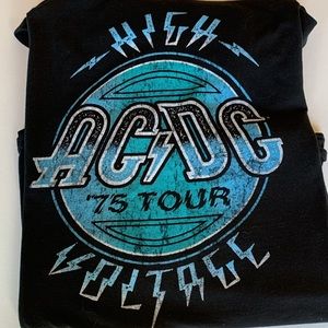 Men’s black XL  AC/DC. T shirt. 100 percent cotton.